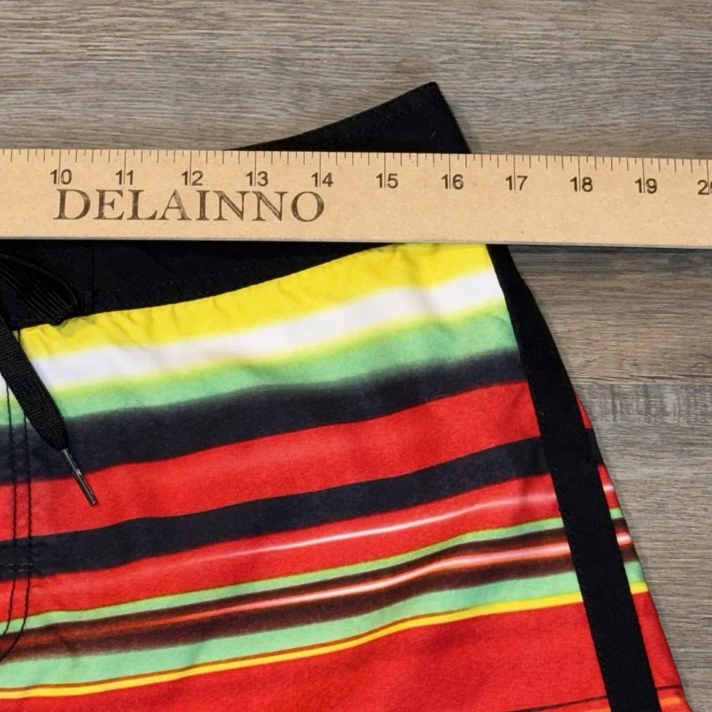 VTG Body Glove Board Shorts Mens Medium Vibrant-Horizontal Rasta-Striped Pattern